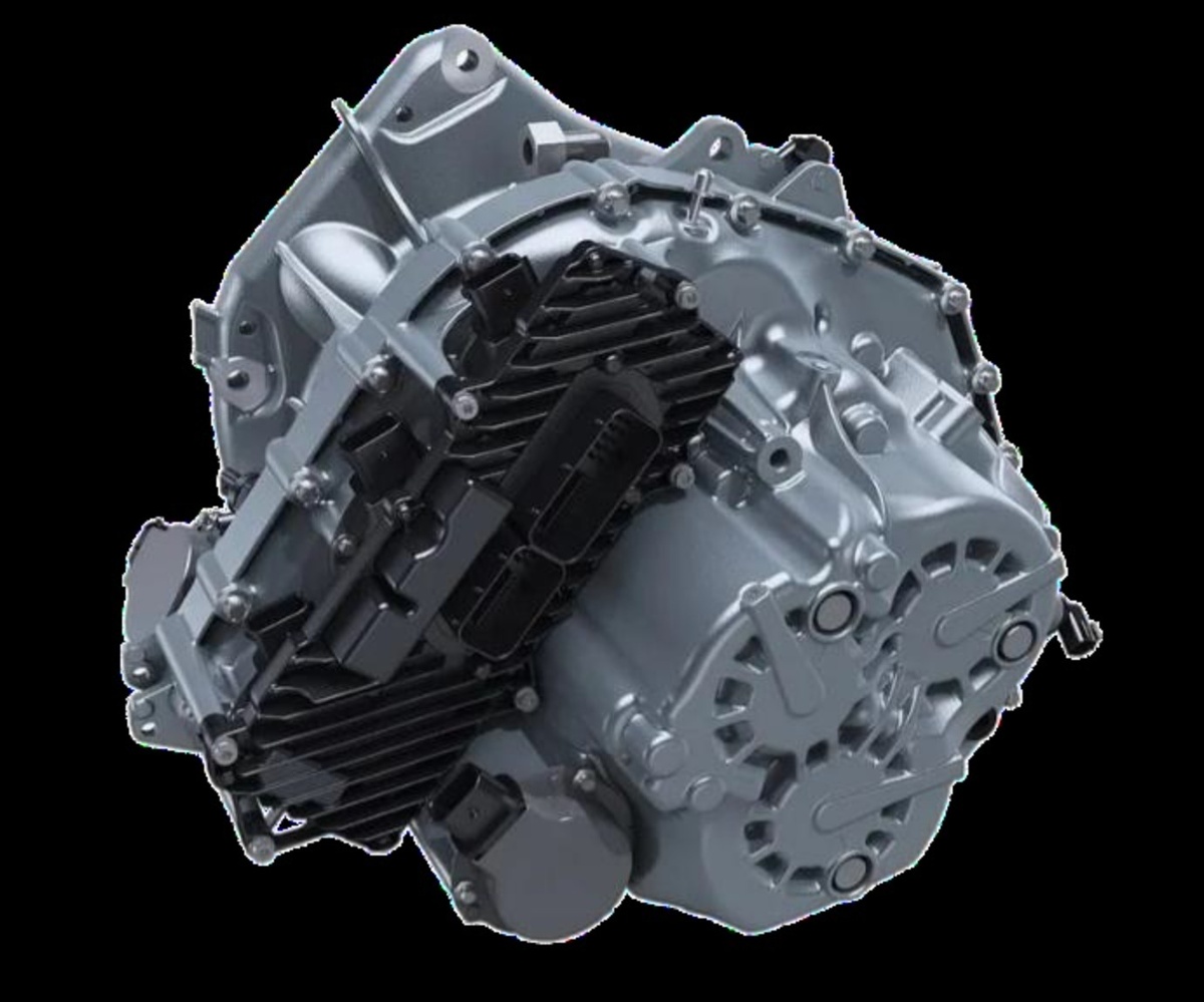 7-ступенчатая «мокрая» трансмиссия с двойным сцеплением для двигателя 1.5Т. Масляное охлаждение сцепления, не склонна к перегреву, максимальный крутящий момент 420 Нм