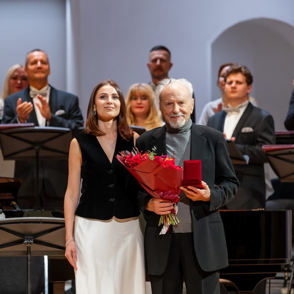     Владимир Минин награжден золотой медалью имени П.И.Чайковского