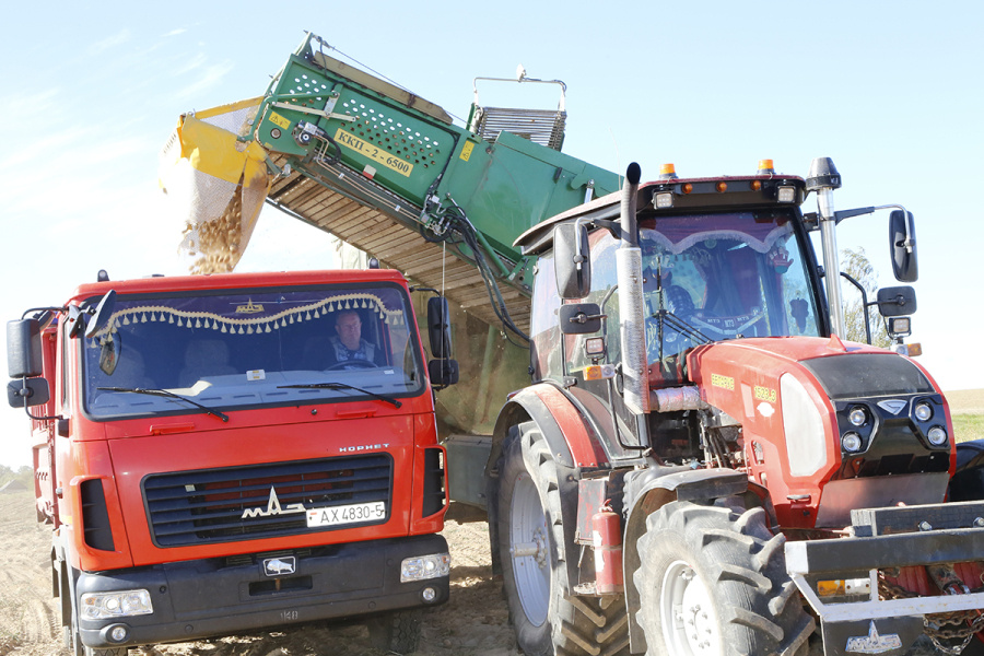     Заготовка второго хлеба на Копыльщине в самом разгаре