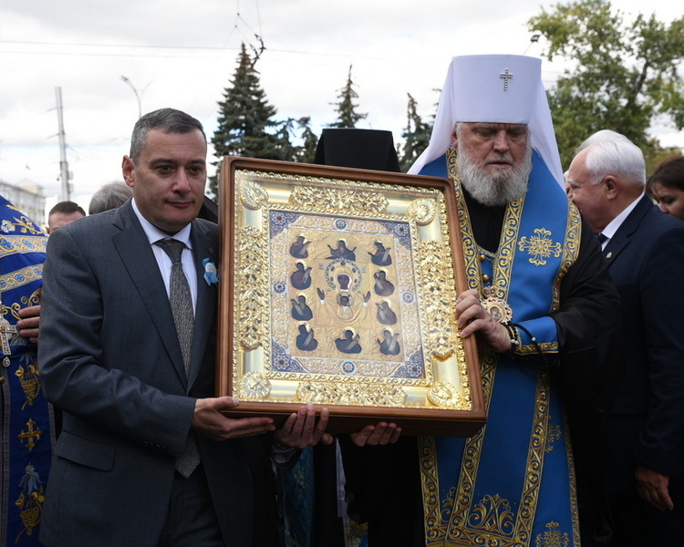     В Курск привезли икону Божией Матери «Знамение»