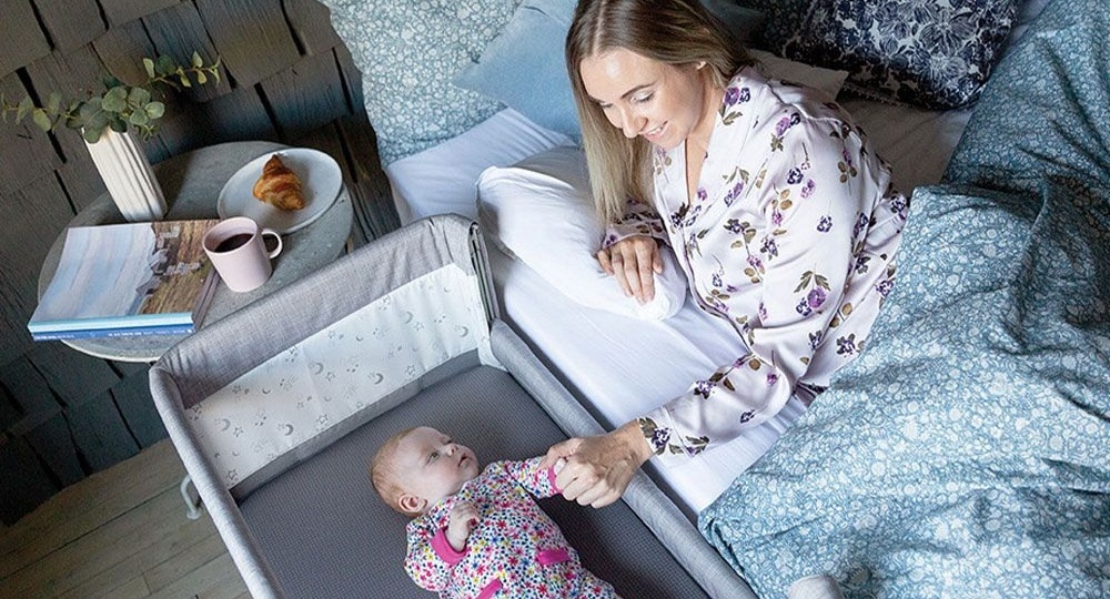 Приставные кроватки: как выбрать и почему эти модели — топ в 2025