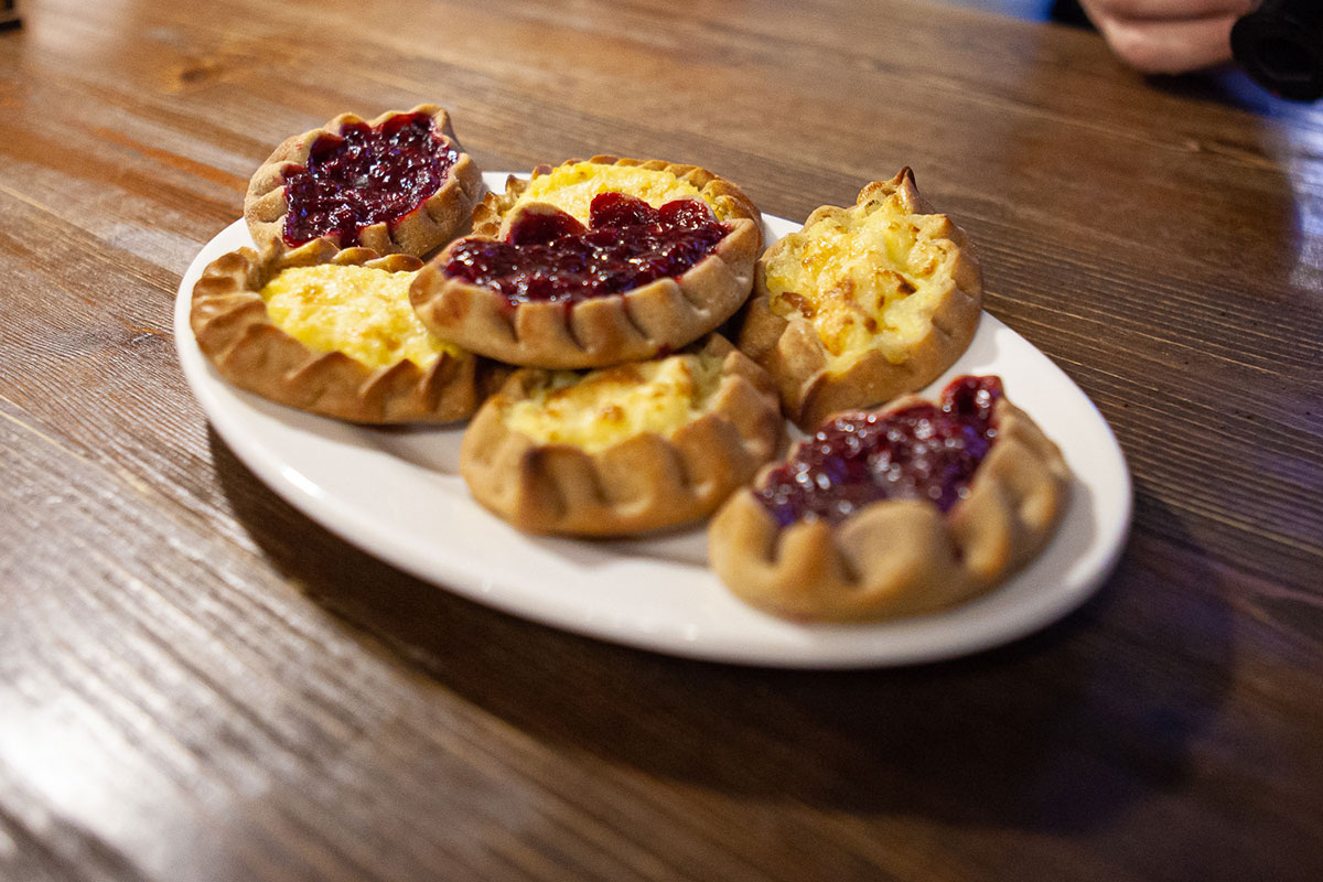    Калитки и сладкие пироги. Фото: ИА "Республика" / Михаил Никитин