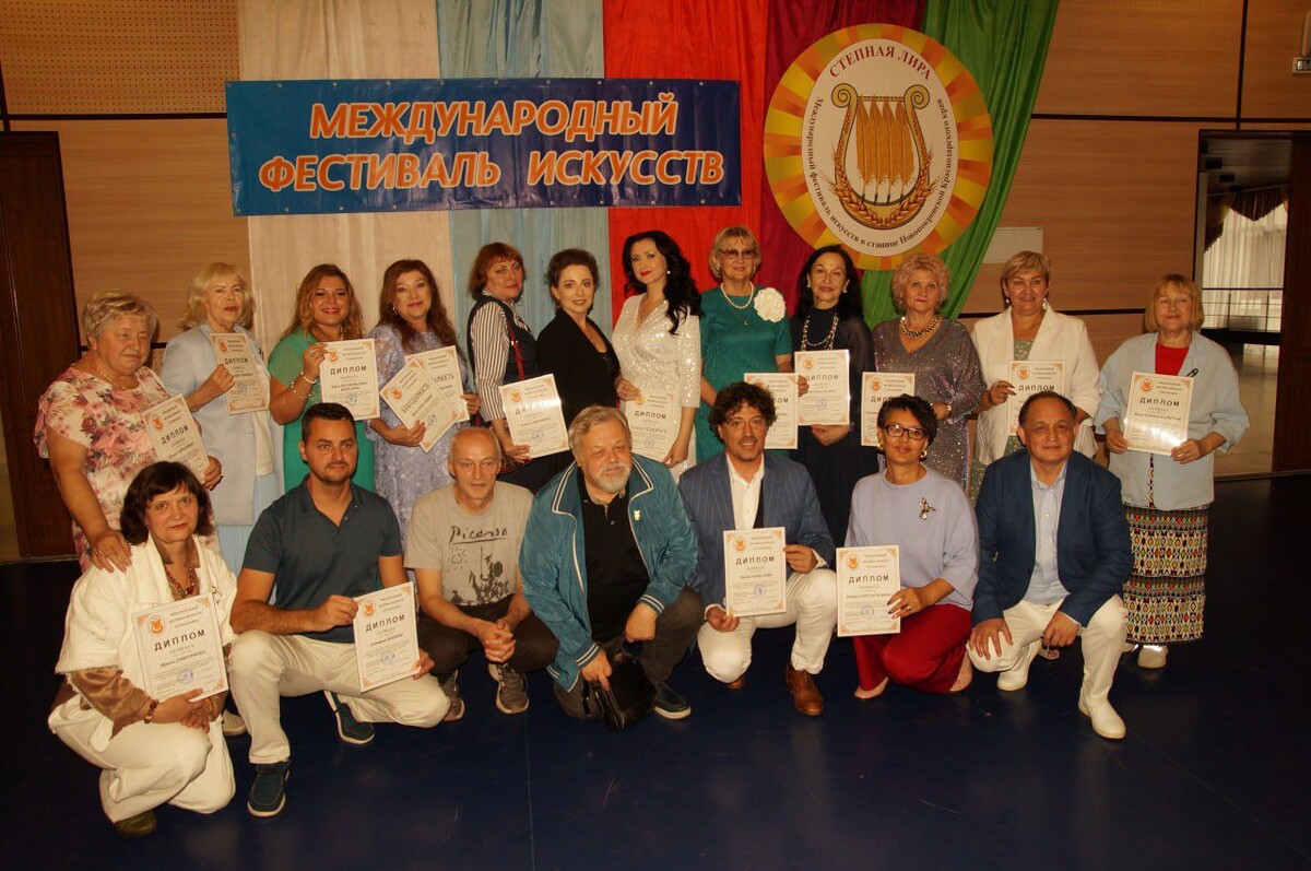 Участники Международного фестиваля искусств "Степная Лира" (2025 год). Фото А. Толстых 