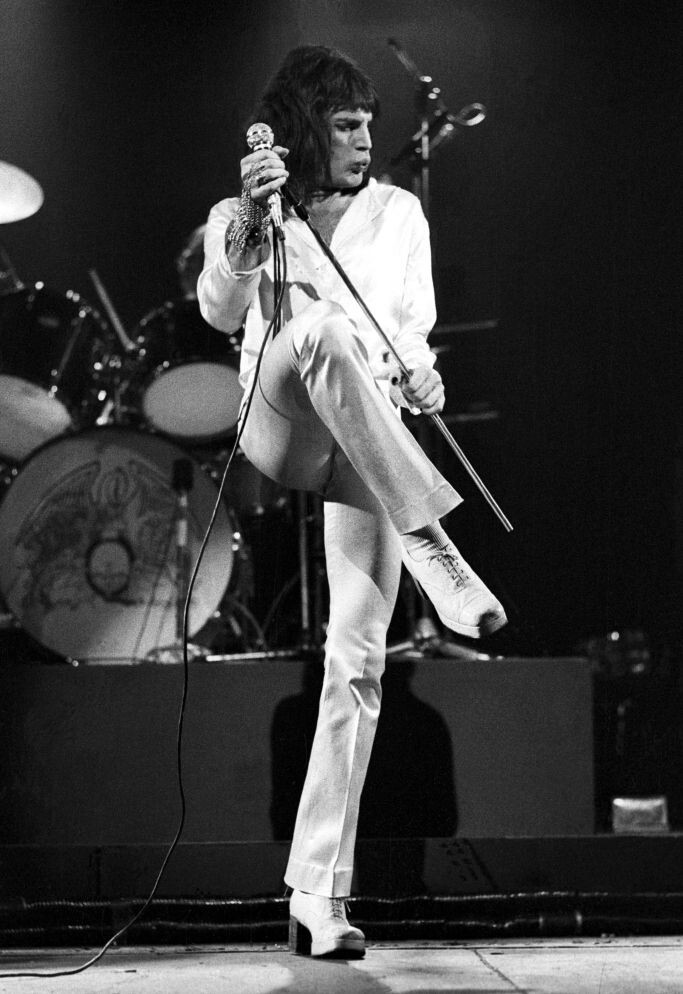 Гарцующий))