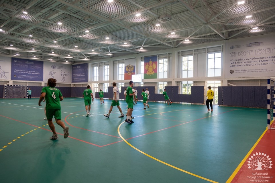    В новом спорткомплексе студенты могут заниматься круглый год Фото: пресс-служба КубГУ
