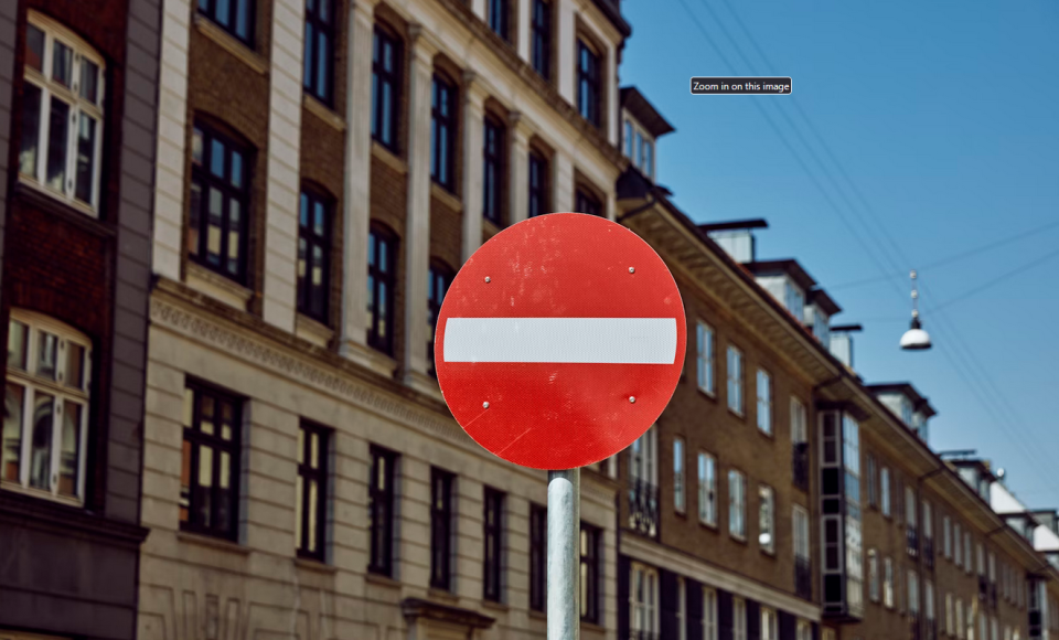    Знак "Стоп". Источник: Unsplash.com