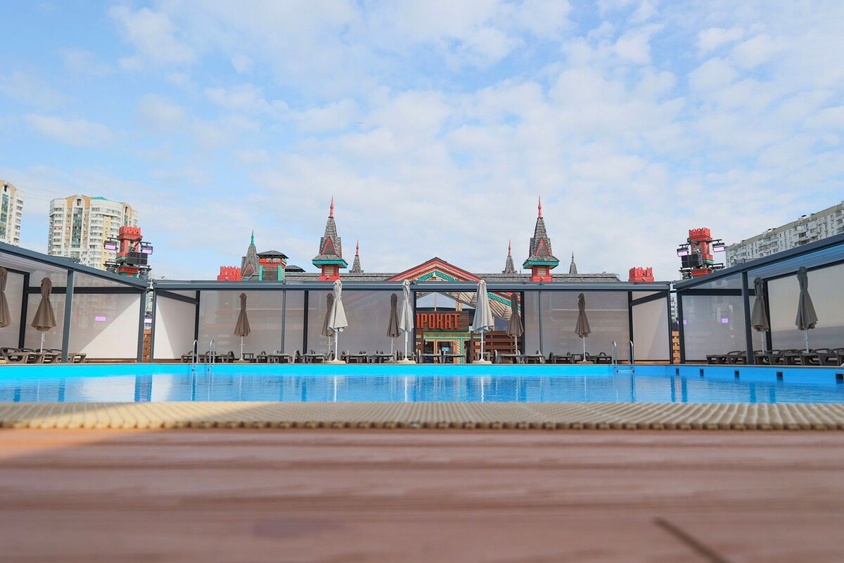    Открытые бассейны продолжают работу на двух площадках «Московских сезонов»