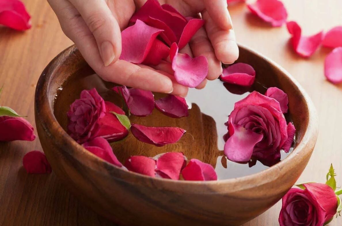 Лепестки роз - главный ингредиент, его положите как можно больше. Фото из открытых источников