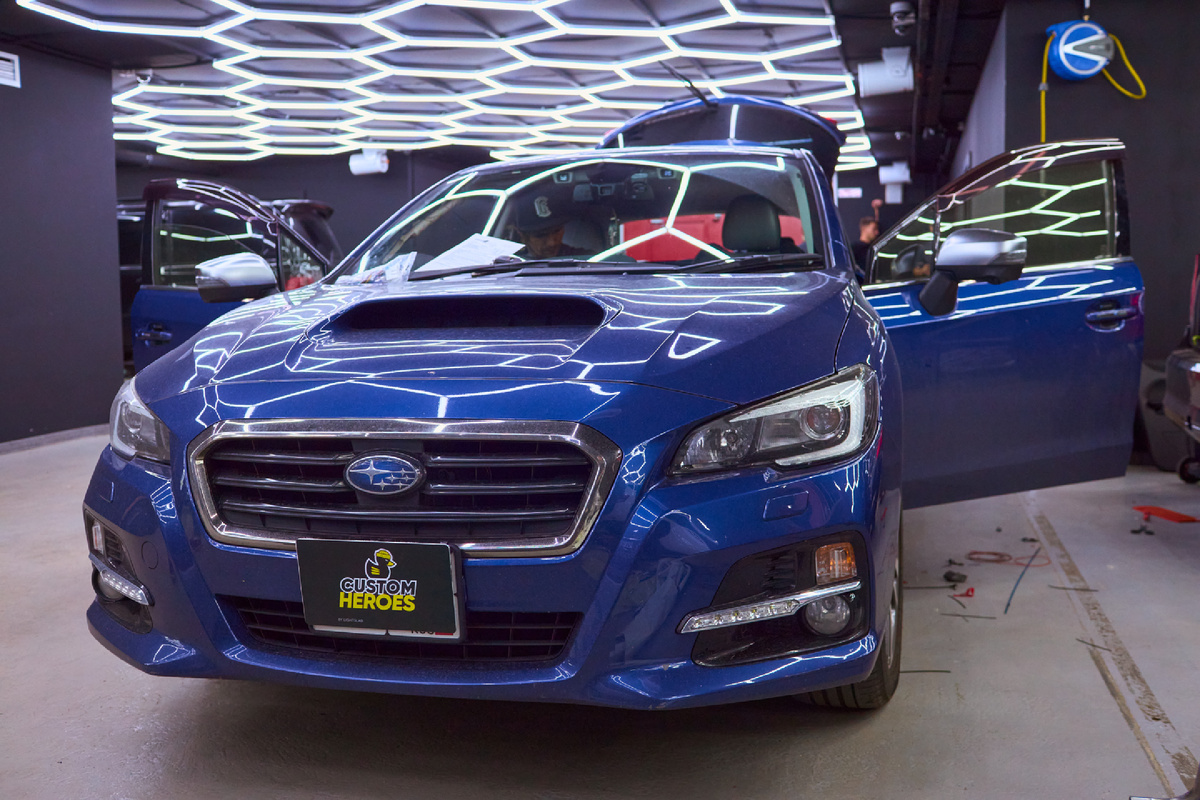 Источник фото: https://custom-heroes.ru/raboty/vid-uslugi/avtozvuk/subaru-levorg-i-ustanovka-multimedia-teyes-cc4-pro-s-kameroy-registratorom-i-mikrofonom/