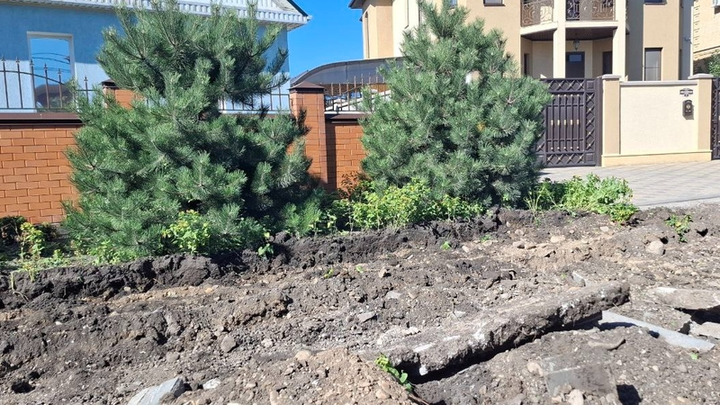    Палисадники мешают соблюдать ширину дороги. Фото: пресс-служба администрации Ессентуков