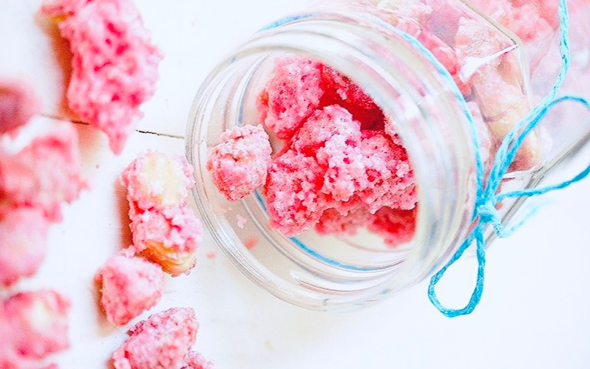 Фото: French Pink Pralines (Pralines Roses) by Eva Bakes • Pinterest