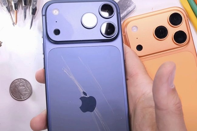    Царапины на iPhone 17 Pro