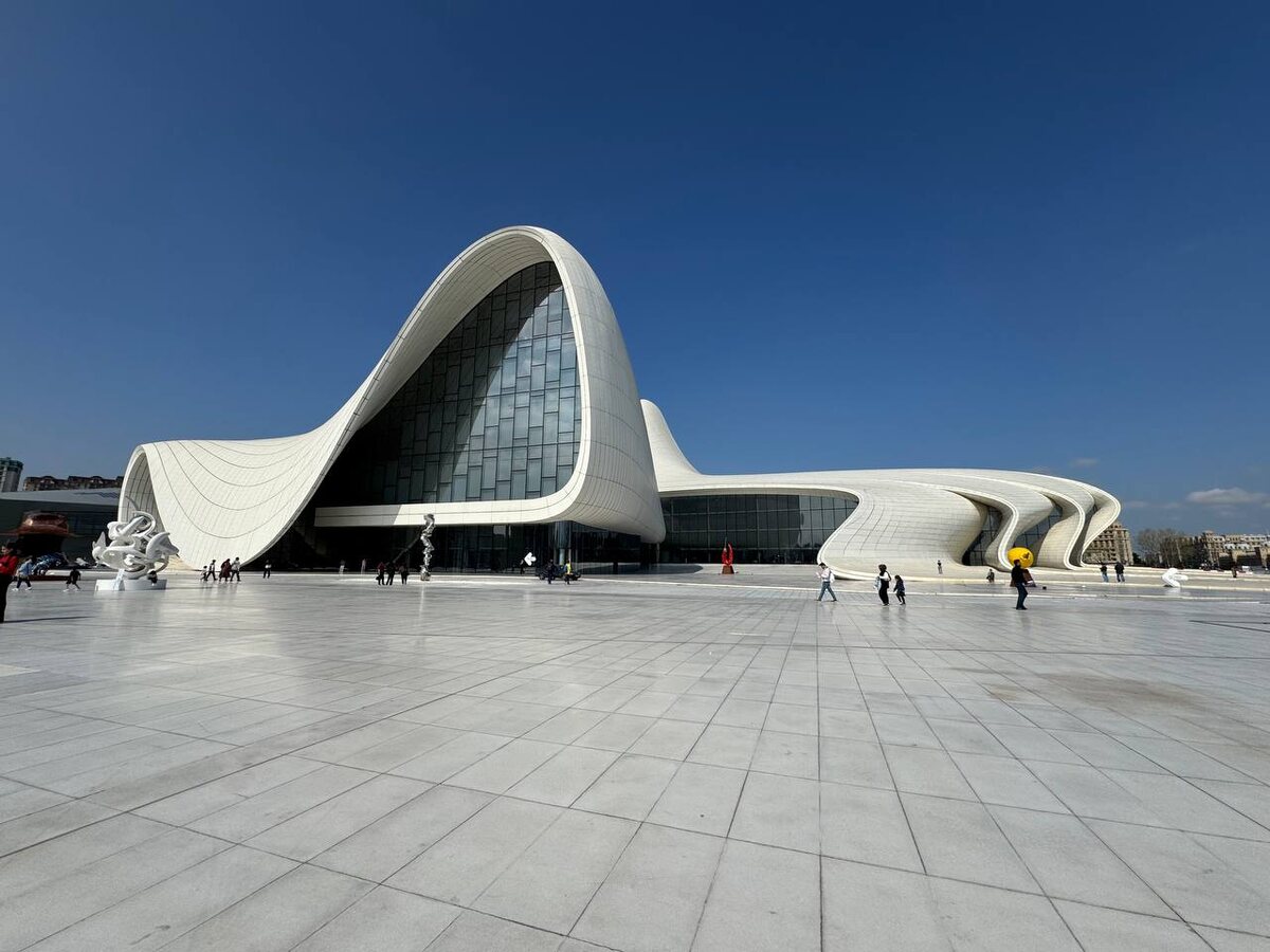 Известный центр в Баку