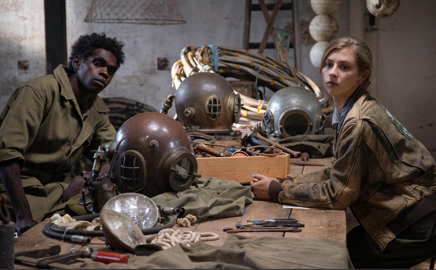 Кадр из фильма «Багровая отмель» (2025)