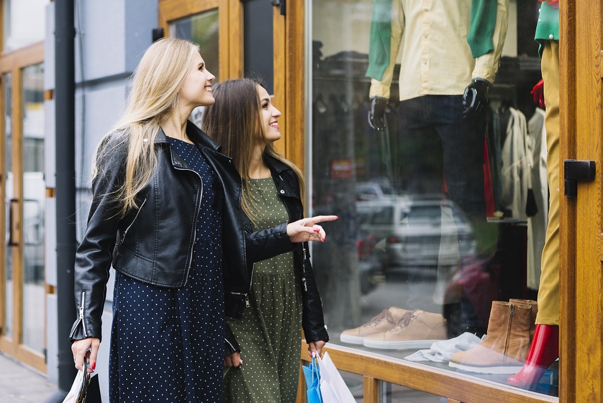    Именно осенью маркетологи анонсируют целую череду распродаж
