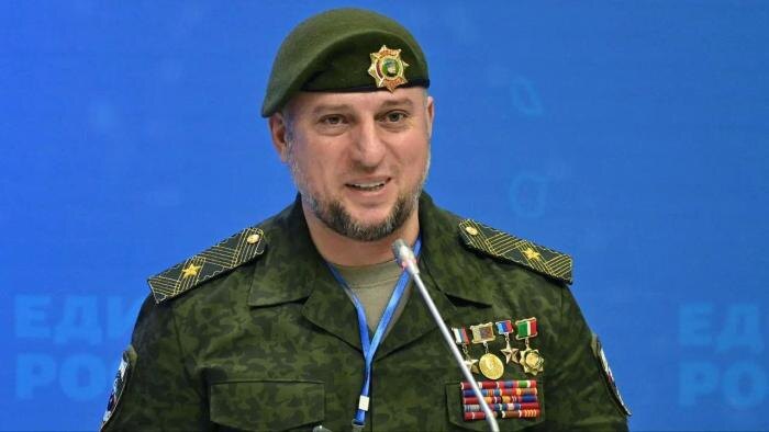 Апти Алаудинов. Обложка © Telegram / «Россия — страна героев!»
