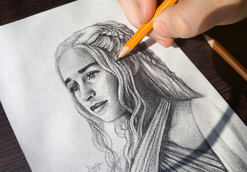 Рисунок Дейнерис Таргариен из сериала "Игра Престолов". Карандаш, бумага. Формат А5. 2019 год. Автор фото и художник Корягина Светлана (Корга Арт)