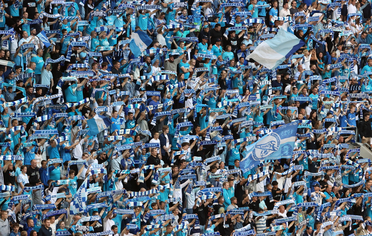    Болельщики "Зенита"  Александр Демьянчук/ТАСС