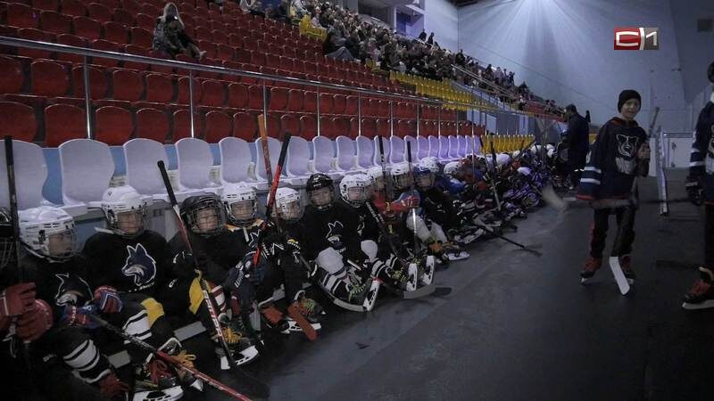    Хоккей и фигурное катание: в сургутском Ледовом дворце стартовал новый сезон