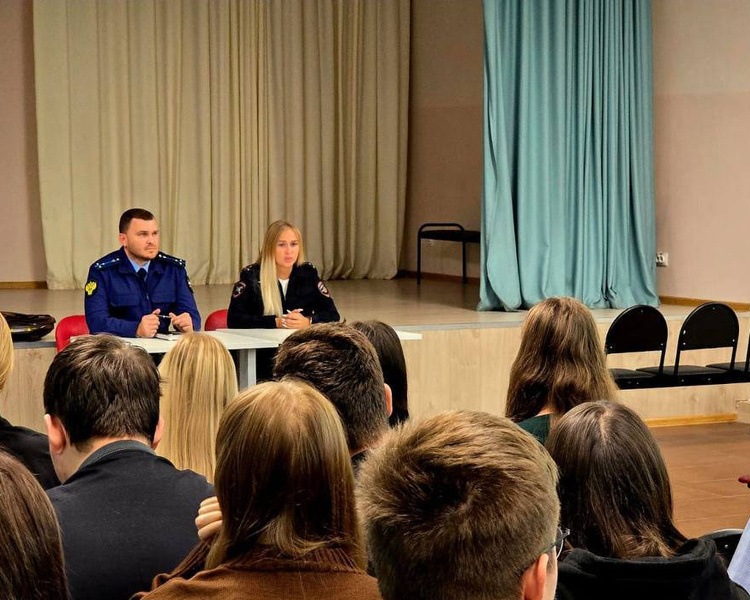     В Курской области обсудили безопасность дорожного движения со школьниками