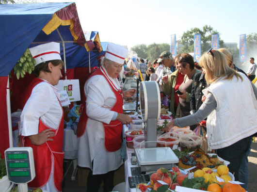    сельхоз ярмарка в Ростове // фото: big- rostov.ru