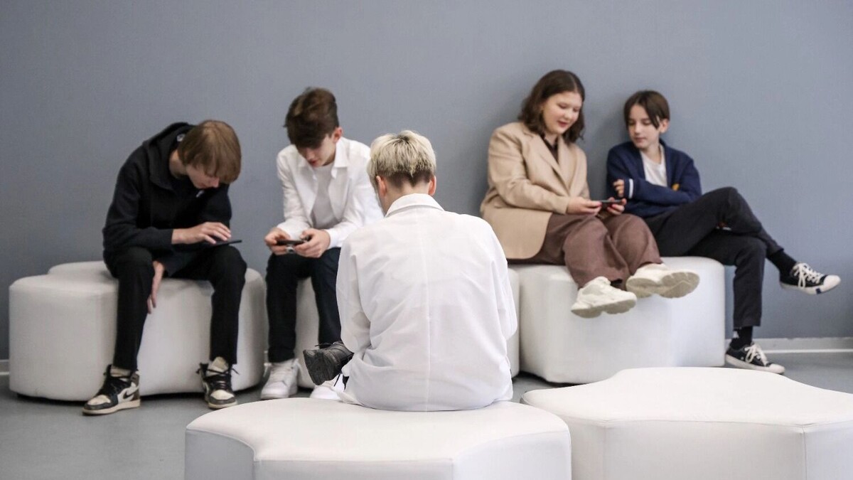 Чаще всего с буллингом сталкиваются молодые педагоги, активные в Сети. Фото: Артем Геодакян. ТАСС