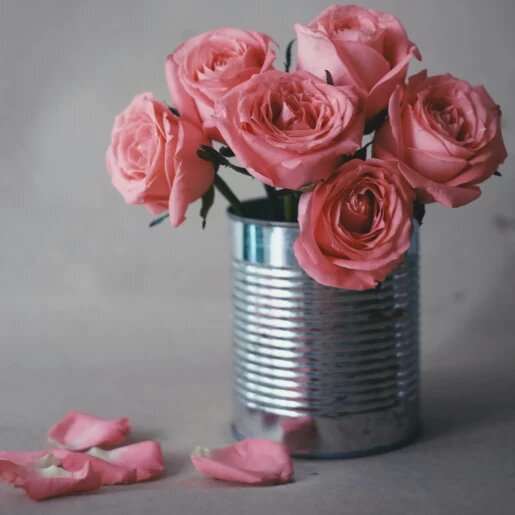   Ваза для цветов из переработанной банки для домашнего декора Катя Невская