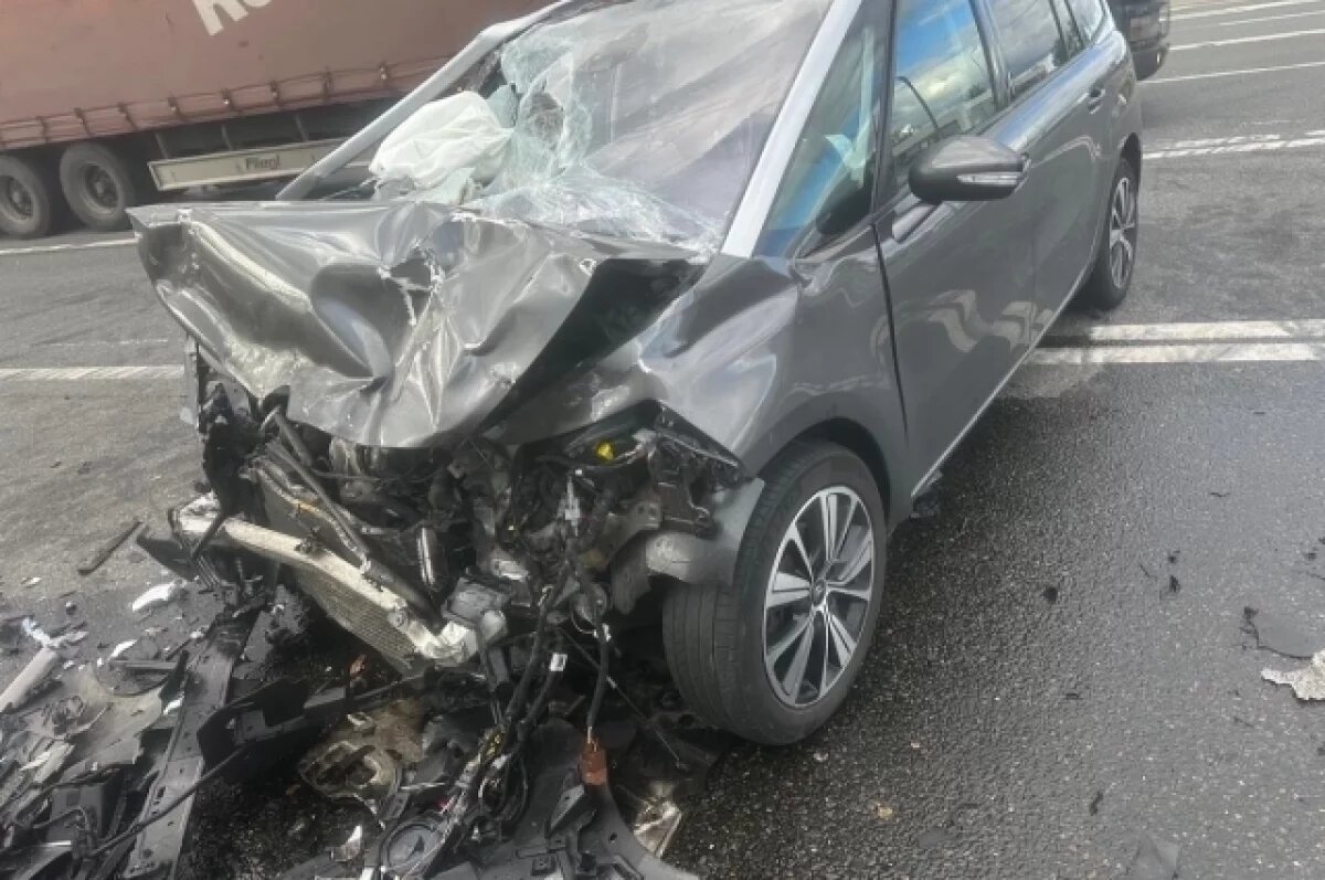    Смолянка на «Ситроен С4» пострадала в ДТП с фурой