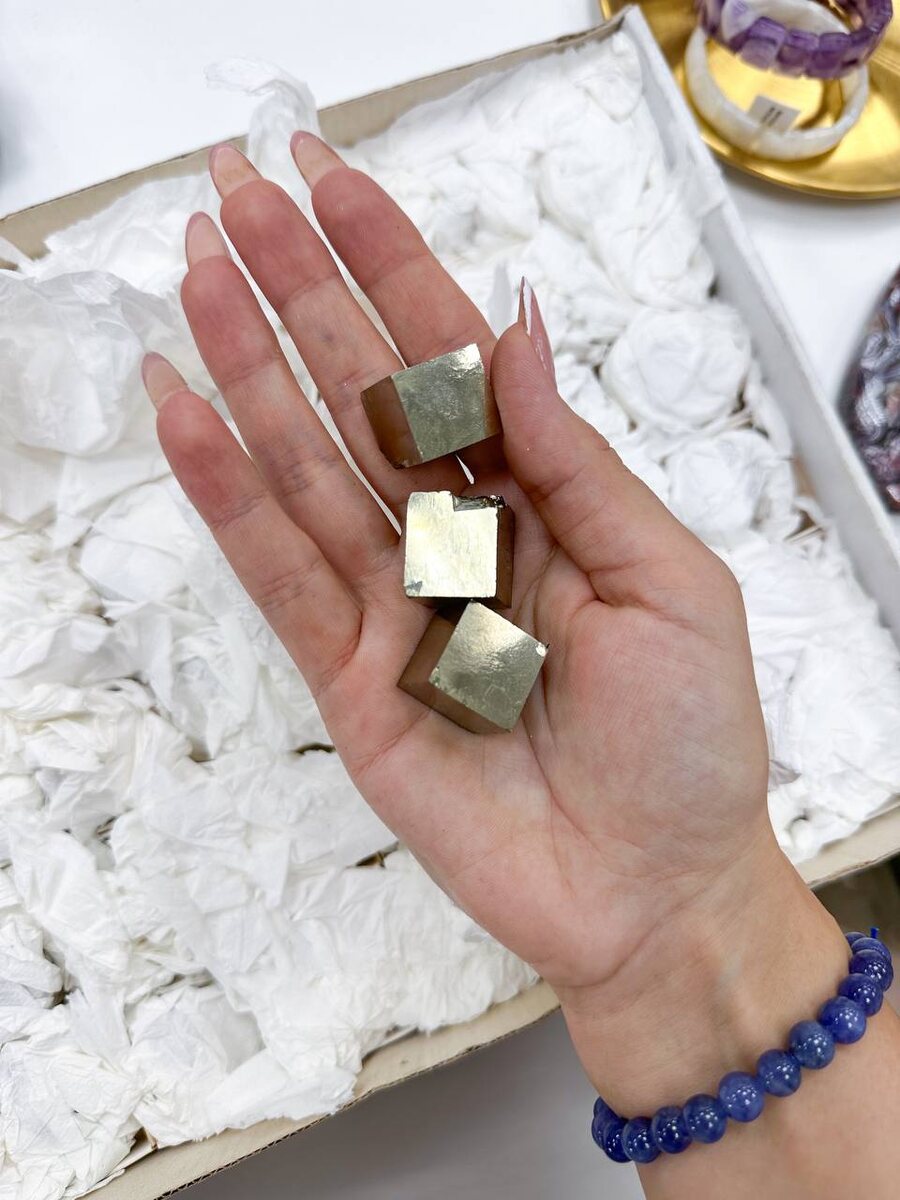 Кубический пирит Samotsvet.ru