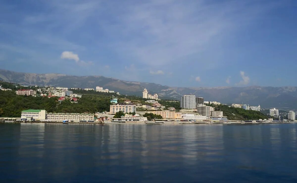    Спрос на туры в Крым падает по плану