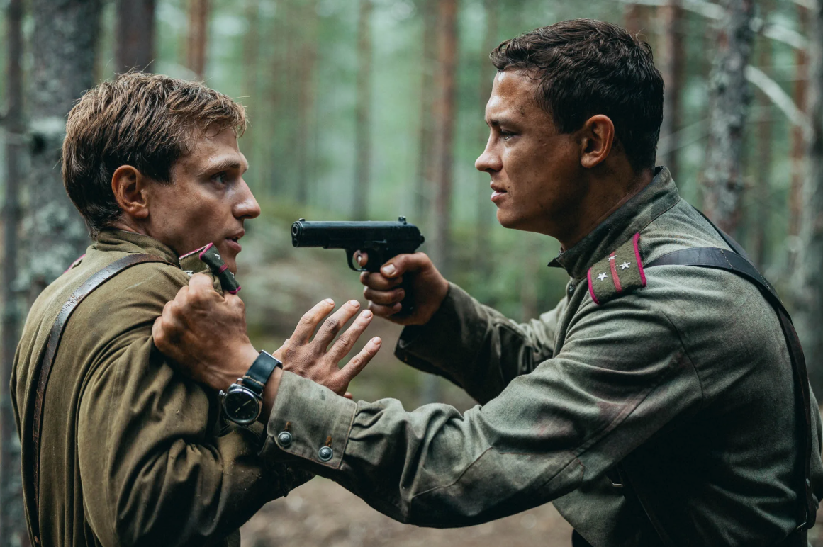 Актер Никита Кологривый. Кадр из фильма «Август»