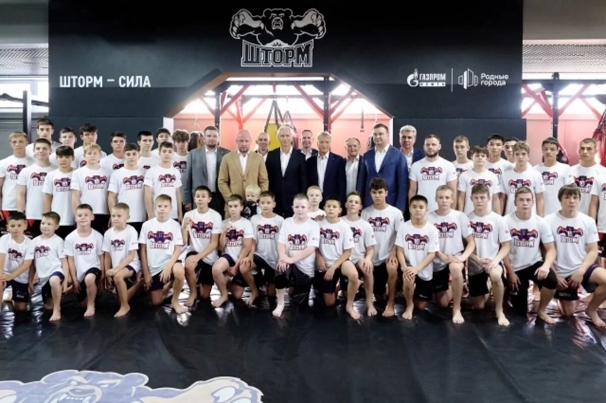    Нефтяники поздравили с юбилеем знаменитую школу единоборств Омска