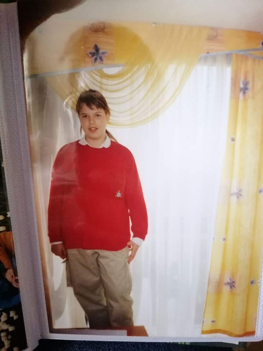 Я в "Артеке". Сейчас смотрю - обычный ребенок. А считалась толстой