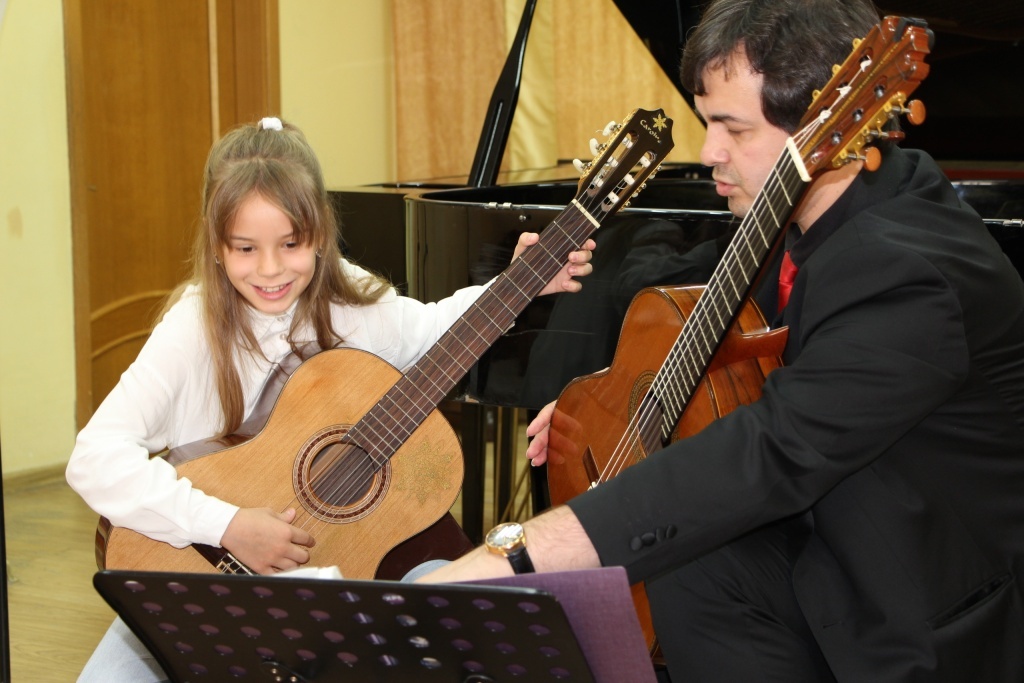 Как в маленьком темном тверском зале поместилась вся солнечная Испания