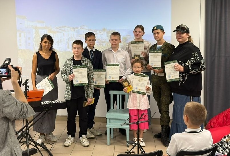 Как в маленьком темном тверском зале поместилась вся солнечная Испания