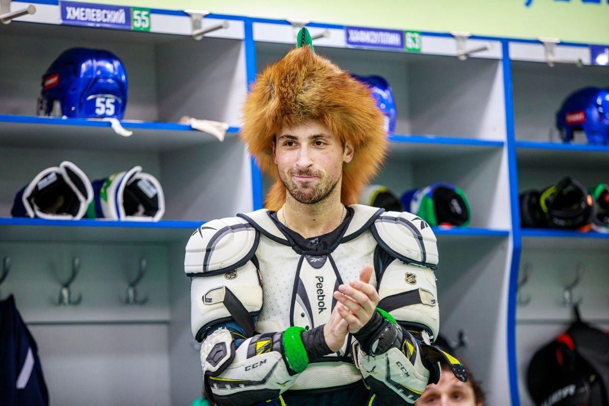 Александр Хмелевский.