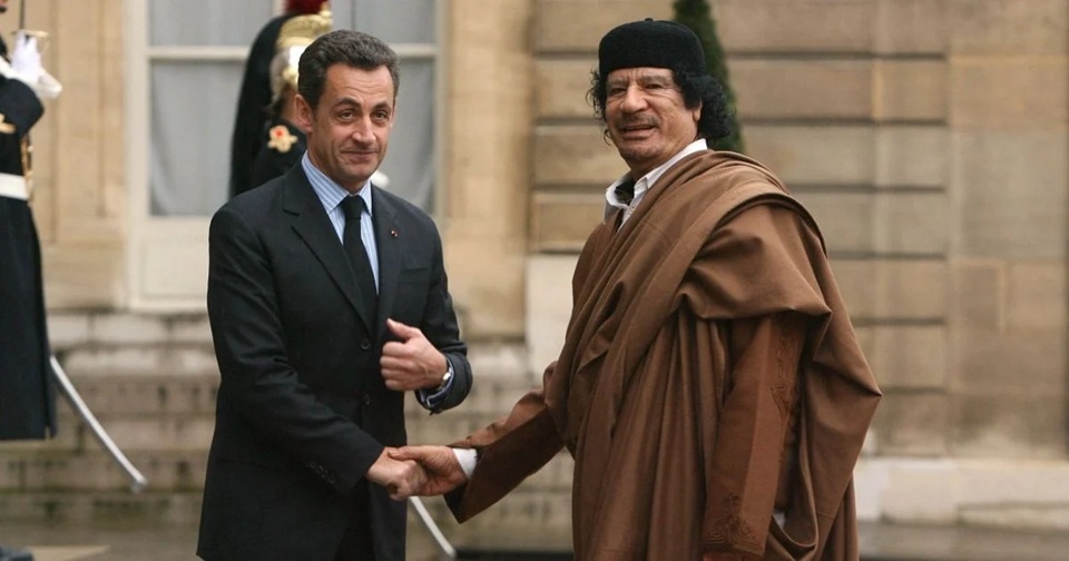 Николя Саркози и Маумар Каддафи