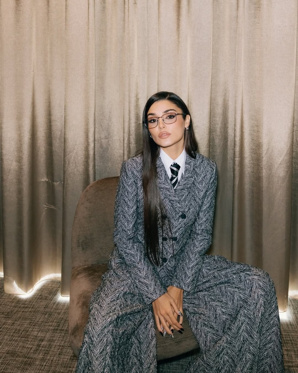 Ханде Эрчел на Миланской неделе моды. Фото: соцсети