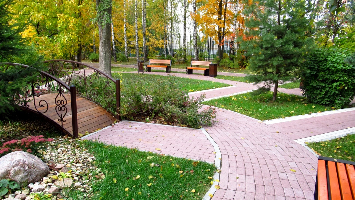 Листайте -->