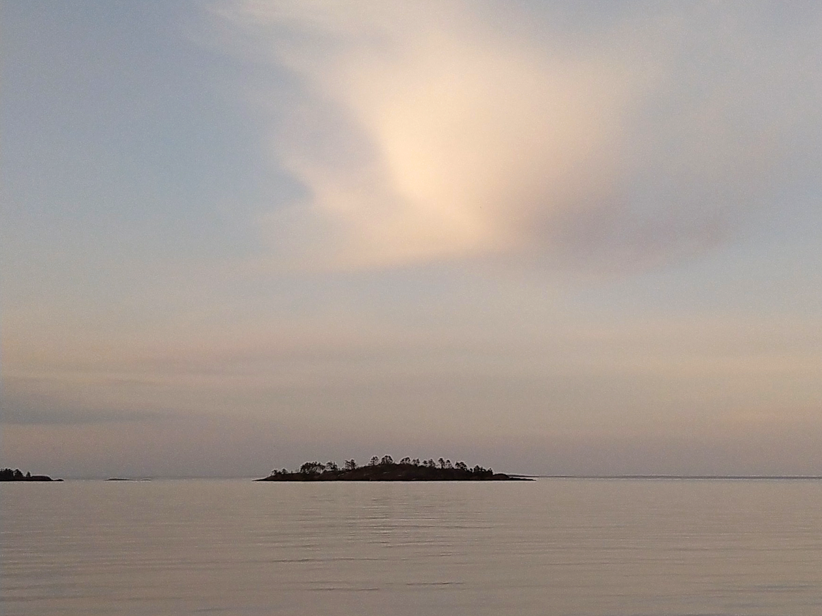 Ладожские шхеры. Остров. Фото автора.
