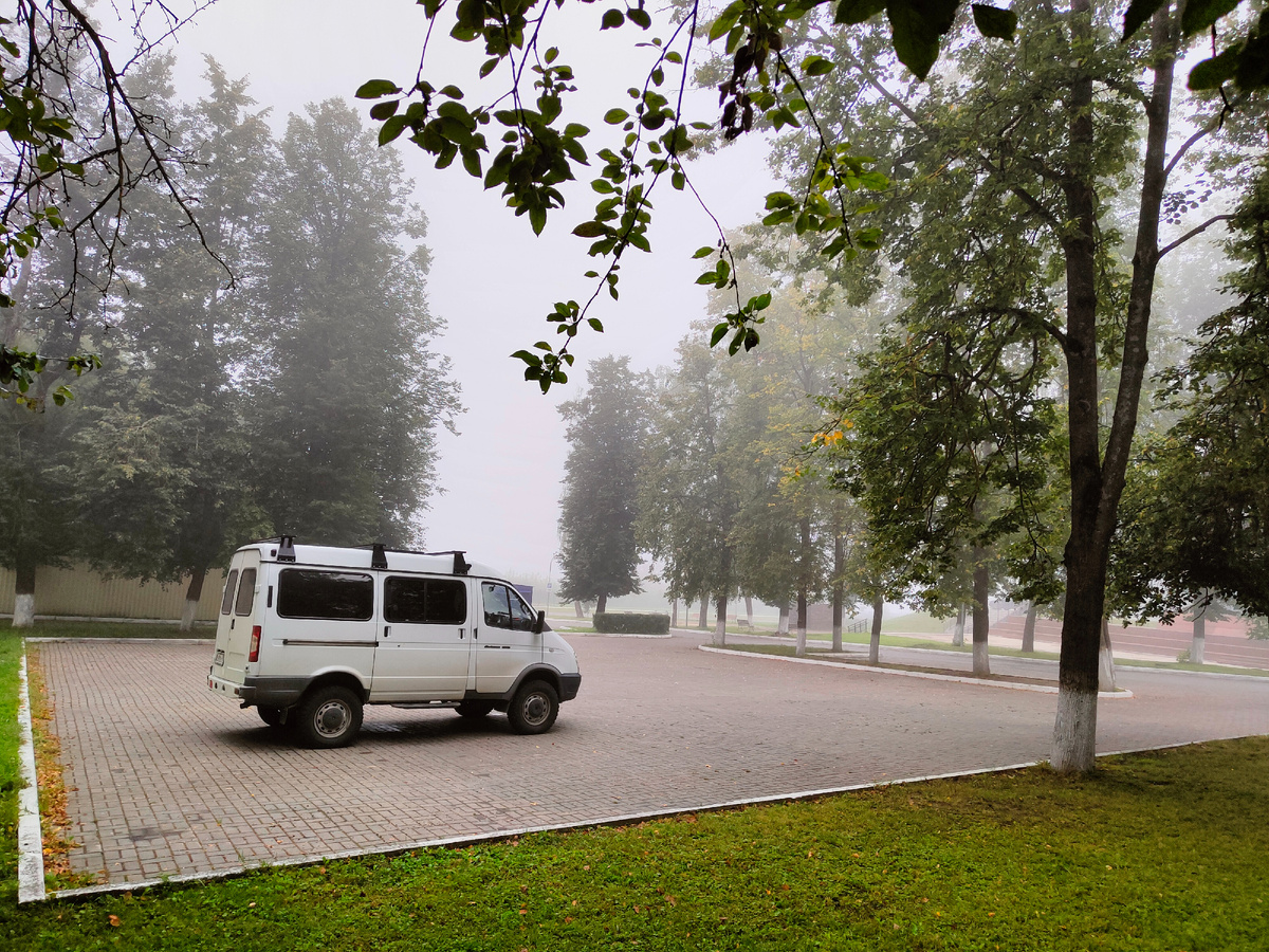 Мы в тумане и ни души вокруг.