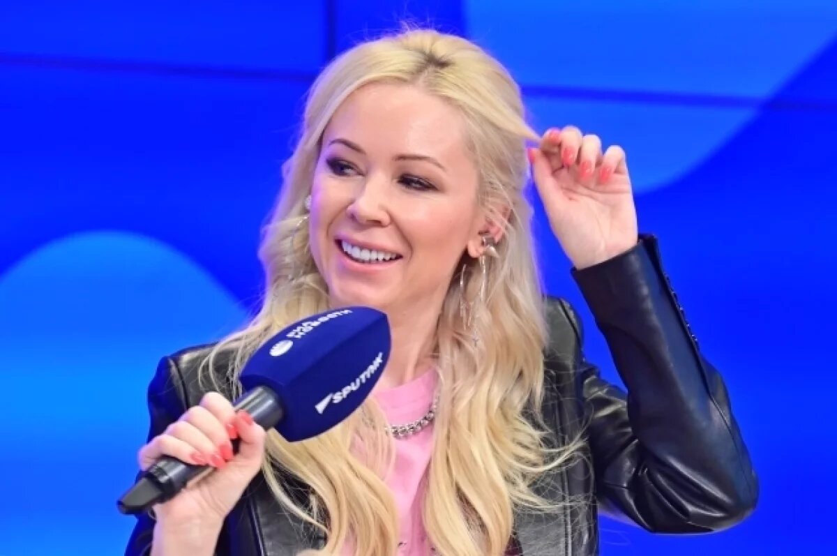    Номер школы, куда прибыли учебники, Екатерина Мизулина раскрывать не стала.