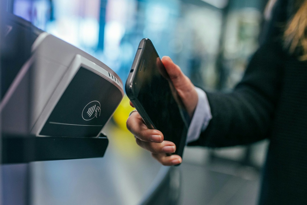 Скрытые и полезные функции NFC в смартфонах: больше, чем просто оплата