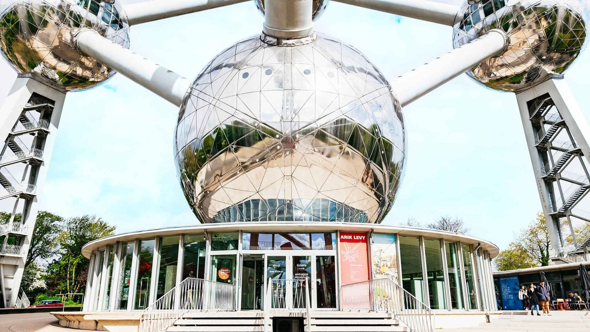 Атомиум, Брюссель (Бельгия) →