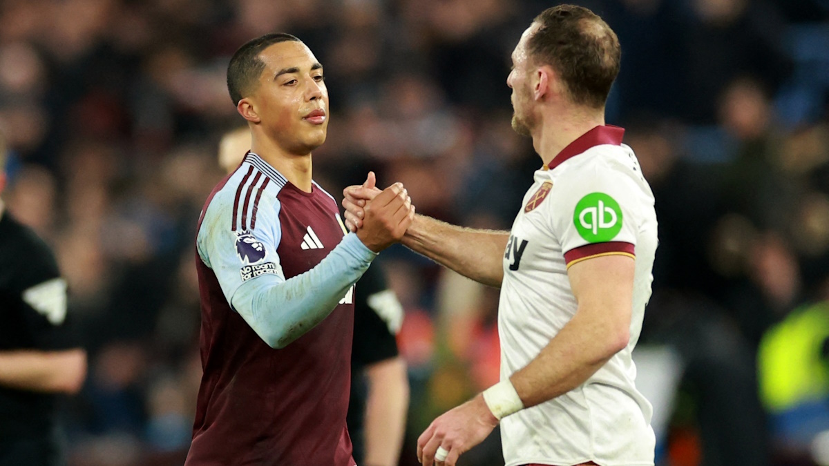    "Астон Вилла" и "Вест Хэм" сыграли вничью 1:1 в чемпионате Англии по футболу. Фото: REUTERS