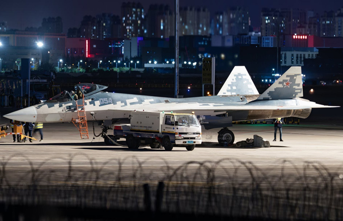 Истребитель Су-57.
