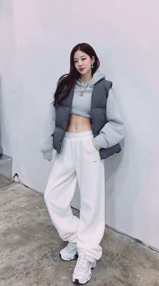 Тайна женского рода: Сила без позолоты: Как отличить уверенность от высокомерия и обрести подлинную внутреннюю опору. Лабораторий Лазарева А.С.