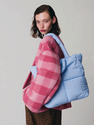 Тайна женского рода: Сила без позолоты: Как отличить уверенность от высокомерия и обрести подлинную внутреннюю опору. Лабораторий Лазарева А.С.