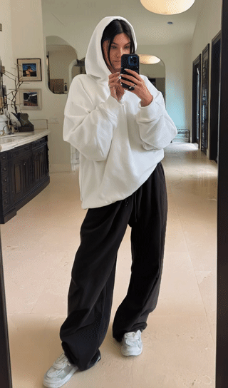 Тайна женского рода: Сила без позолоты: Как отличить уверенность от высокомерия и обрести подлинную внутреннюю опору. Лабораторий Лазарева А.С.