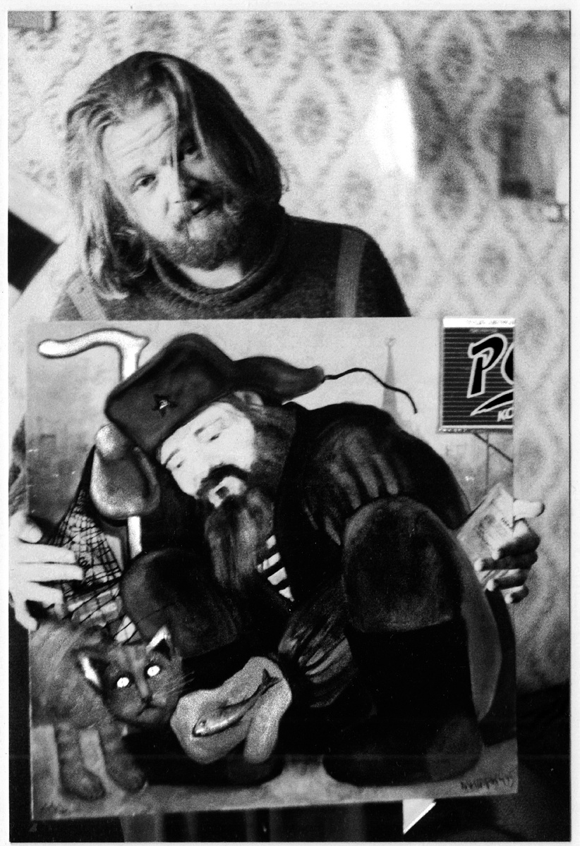 М. Сапего дома на ул. Тамбасова, 30. 1995 г. Из личного архива Михаила Сапего.